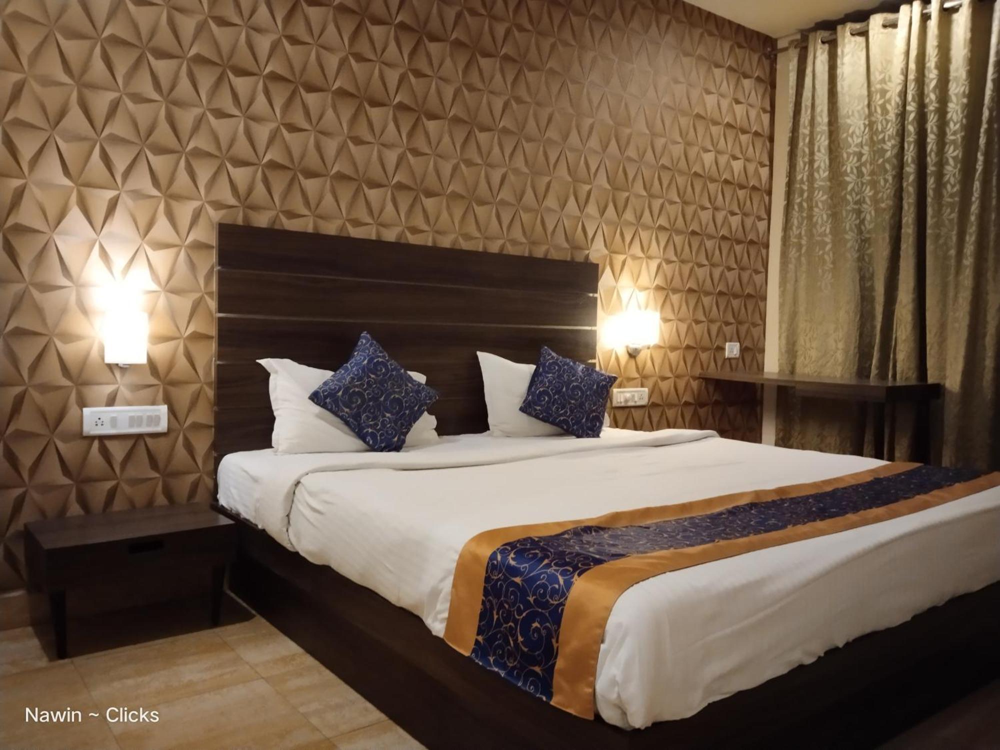 Redfox Hotel- Aminjikarai Ченай Екстериор снимка