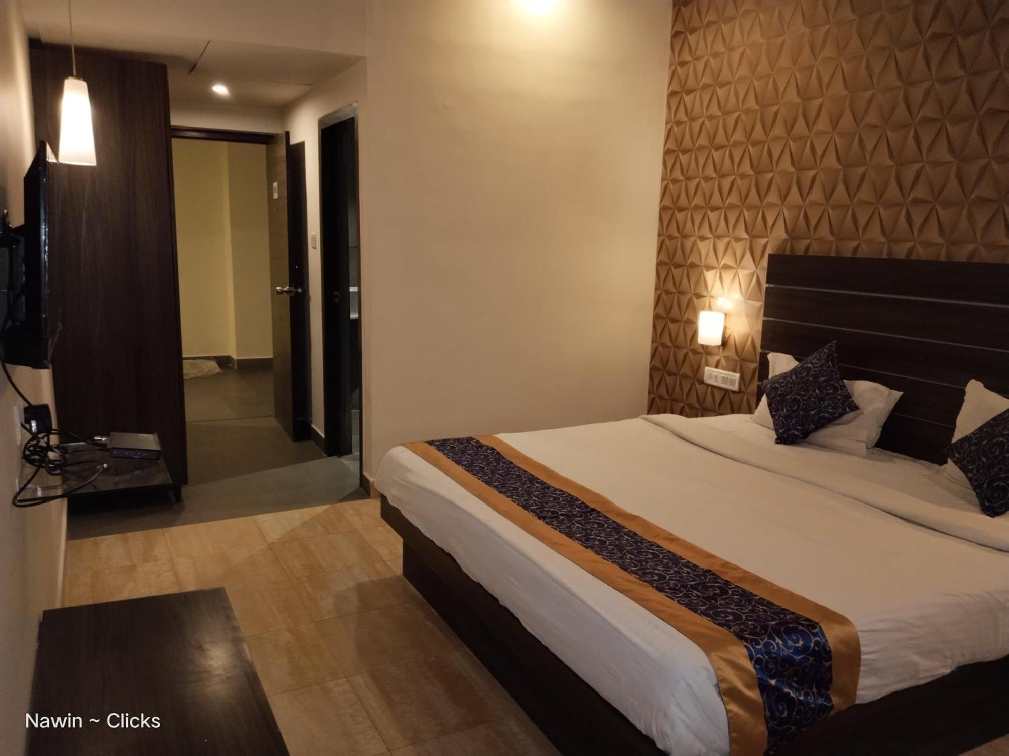Redfox Hotel- Aminjikarai Ченай Екстериор снимка